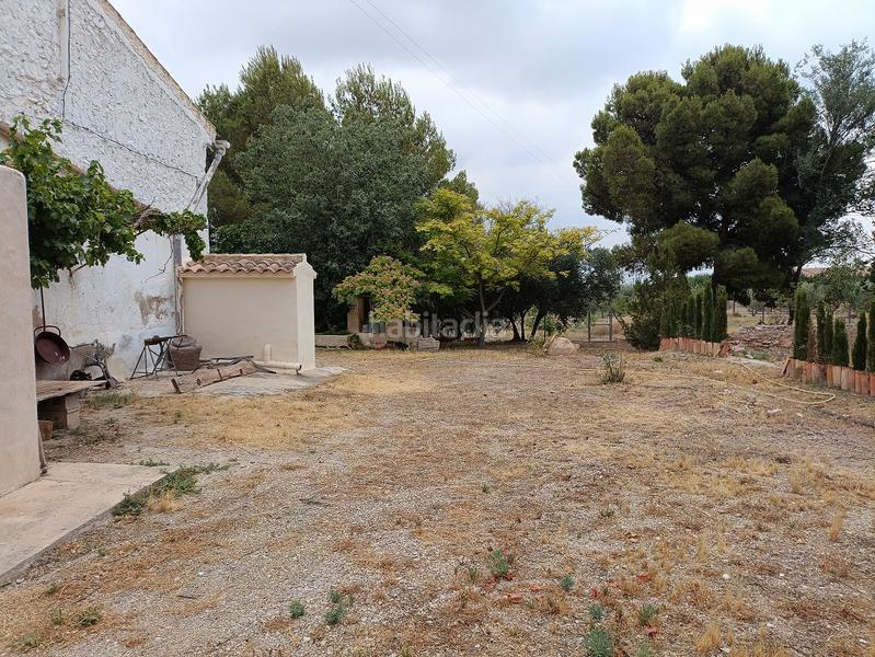 Foto 02e76400-bb9f-4617-b646-3750c47b9167. Masia amb xemeneia aparcament piscina a Tobarra