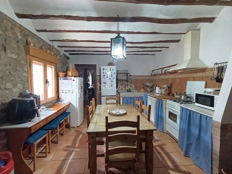 Foto d33d81a6-41c4-45c4-9bec-f3d8715212d0. Masia amb xemeneia aparcament piscina a Tobarra