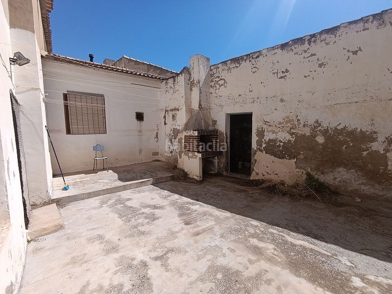 Foto 6a239c38-18b2-48f9-af12-7db6b156638f. Casa amb xemeneia a Albatana