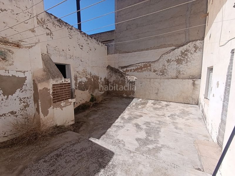 Foto b3805d19-5b2f-43f0-8268-74651394da8d. Casa amb xemeneia a Albatana