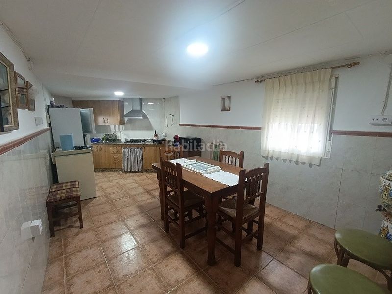 Foto 60d7e95b-0eb5-4405-bb2d-7eb53106d785. Casa adossada amb xemeneia a Tobarra