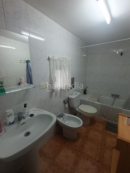 Foto 9ef3f536-7298-43e6-96de-68fb18e4c0e9. Casa adossada amb xemeneia a Tobarra