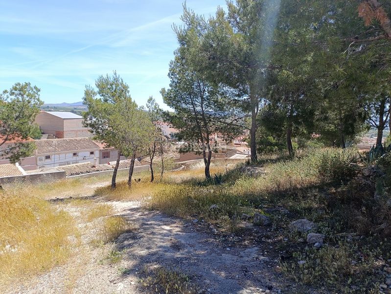Foto c682659c-34ca-4790-9207-7f11839bf8e1. Casa adossada amb aparcament a Tobarra