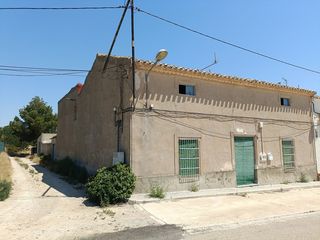 Maison jumelée à Tobarra. Vivienda en pedania de aljube