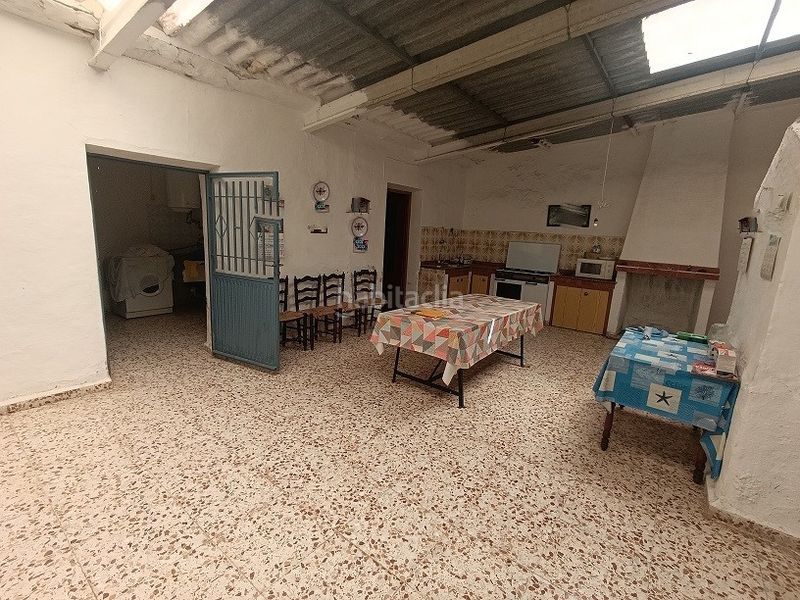 Foto 40bd8421-5930-4c6e-b18a-8b759d8e5036. Casa adossada amb aparcament a Tobarra