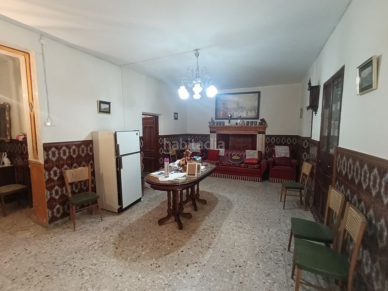 Foto d345b08f-639c-4b9d-9481-88ac48fc73ea. Casa adossada amb aparcament a Tobarra