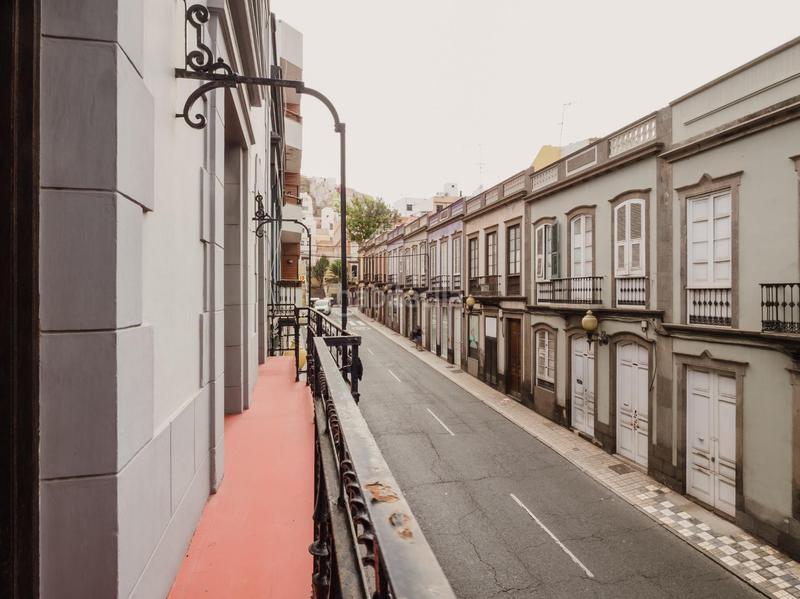 Foto b2d1b61a-0dcb-41c5-b2d3-36b77df341d9. Piso en calle buenos aires 41 primera planta con carácter en buenos aires 41, con extras en azotea en Palmas de Gran Canaria (Las)