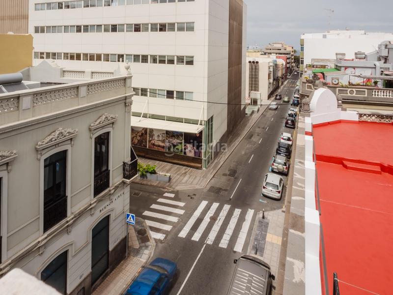 Foto e5495a9a-4bc5-4bac-a0bb-8da951060f9c. Piso en calle buenos aires 41 primera planta con carácter en buenos aires 41, con extras en azotea en Palmas de Gran Canaria (Las)