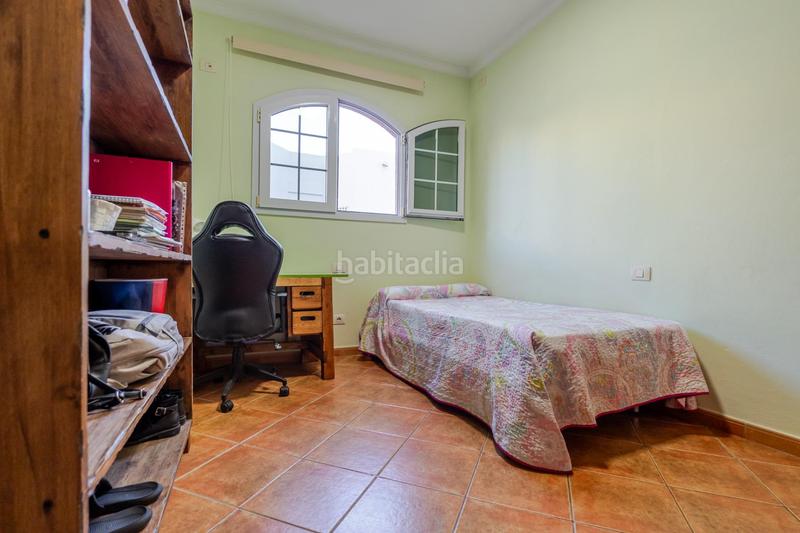Foto bacec0e6-76a9-43d5-839e-ca0210d962c4. Casa adossada a bentaguayre 35 a Vecindario - El Doctoral - Cruce de Sardina Santa Lucía de Tirajana