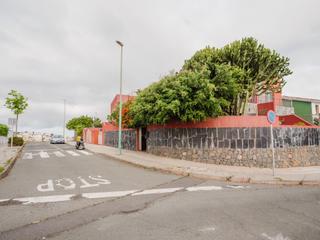 Pis a Calle arquit laureano arroyo 117. Chalet pareado de 204 m2, ideal para vivir con espacio y comodid