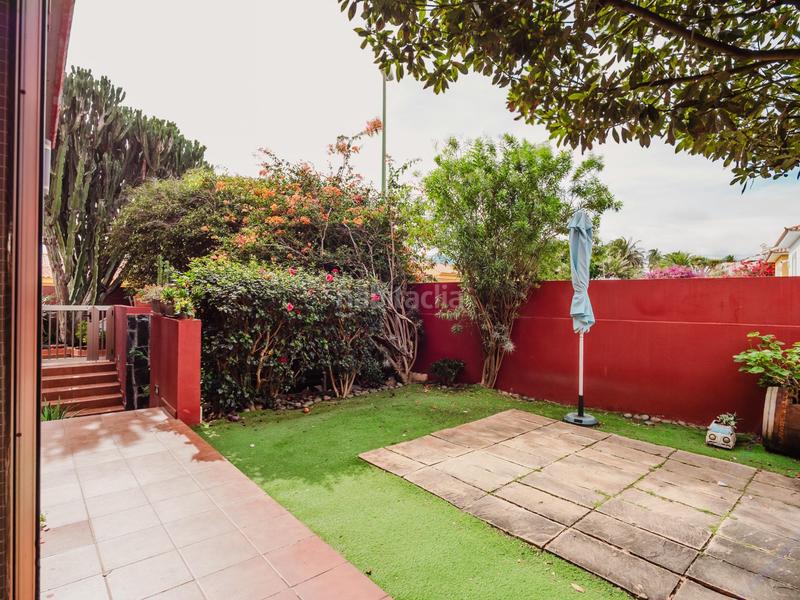Foto 43a8a1ff-9f1b-4c02-8d81-2c9fe9a03220. Reihenhaus in calle arquit laureano arroyo 117 in Palmas de Gran Canaria (Las)