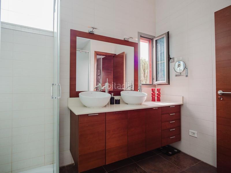 Foto 9fc48ce9-18c6-434f-8d63-3e5d03c45c54. Reihenhaus in calle arquit laureano arroyo 117 in Palmas de Gran Canaria (Las)