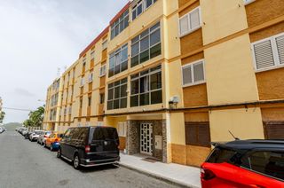 Planta baixa a Calle hermanos toledo suarez 9. Piso de 3 dormitorios a reformar en lomo blanco, ideal para vivi