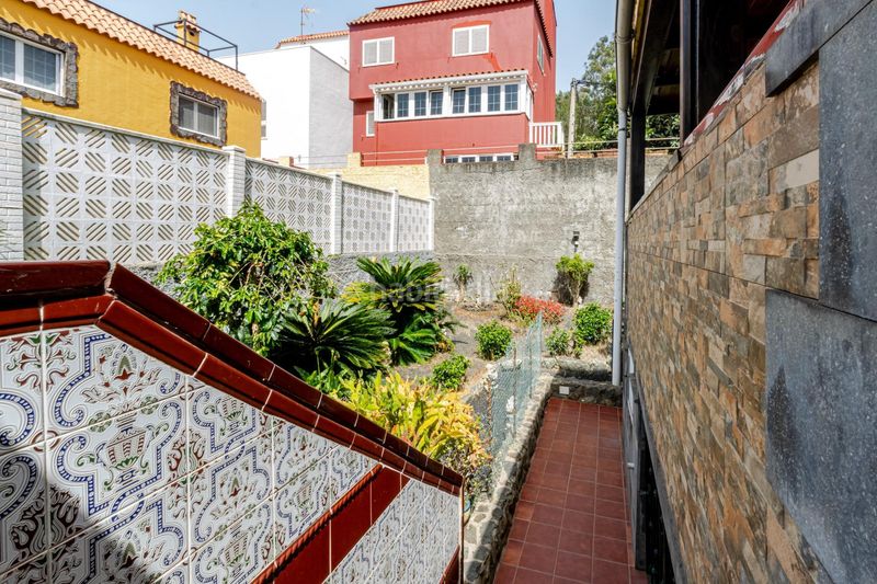 Foto c656150b-f7fa-446b-9766-0ffccb667c48. Chalet en Los Castillos Arucas