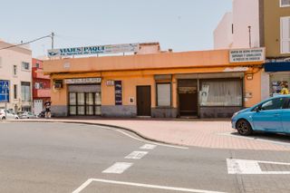 Locale commerciale in Avenida AVENIDA DE CARLOS V 32