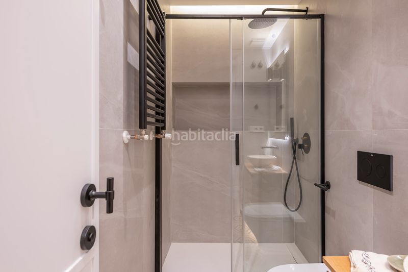 Foto f915ab31-d3ff-4526-bfe5-8c0e2b8208bf. Pis a Niño Jesús Madrid