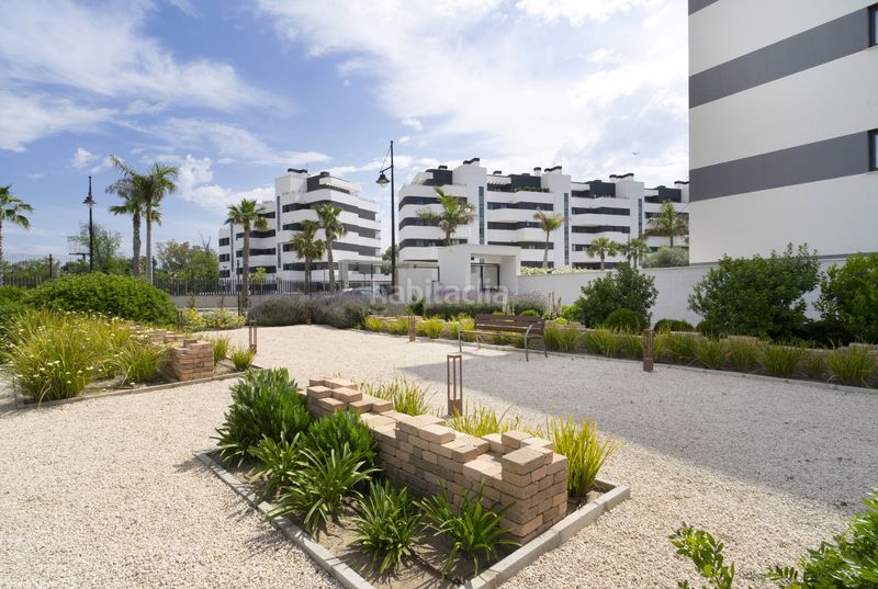 Foto 0b08e2b1-6338-49c9-b930-43e9edb2cc19. Dúplex amb aparcament piscina a Los Álamos Torremolinos