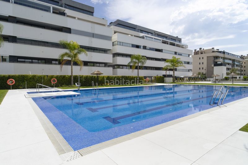 Foto 3bd710a6-a18b-4299-8f1f-0d5c5781be39. Dúplex amb aparcament piscina a Los Álamos Torremolinos