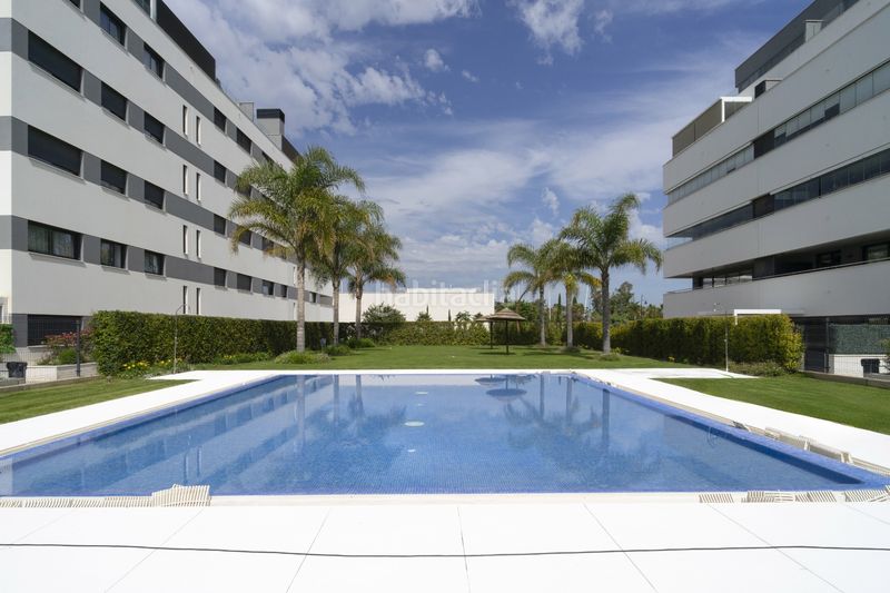 Foto a4bff3dc-bc88-4fe6-b427-4553f74cb9ab. Dúplex amb aparcament piscina a Los Álamos Torremolinos