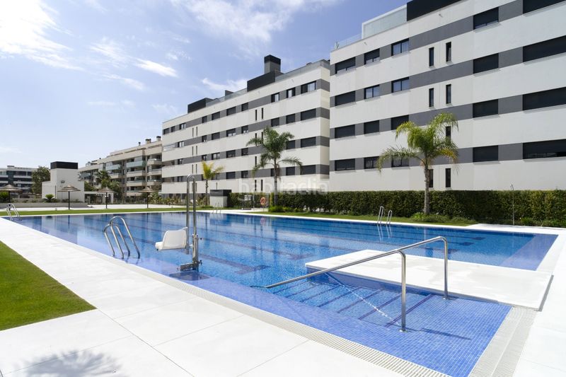 Foto ac2fd367-5fe2-4750-8601-5e65363e14b8. Dúplex amb aparcament piscina a Los Álamos Torremolinos