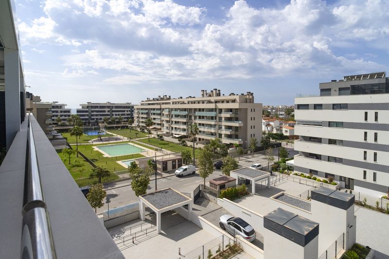 Foto bb11a28d-f041-455f-b357-9995ab7defbb. Dúplex amb aparcament piscina a Los Álamos Torremolinos