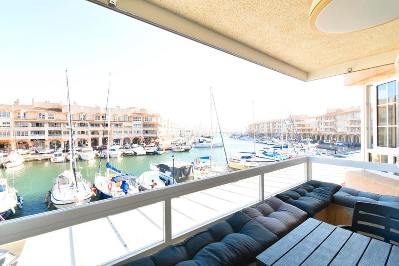 Foto 424d8296-b2b5-4815-9a2c-8071131c2aa1. Piso puerto deportivo, centro de Almerimar, mirando al mar !!! en Ejido (El)