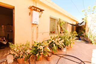 Casa a Adra. Casa de planta baja haciendo esquina - la curva