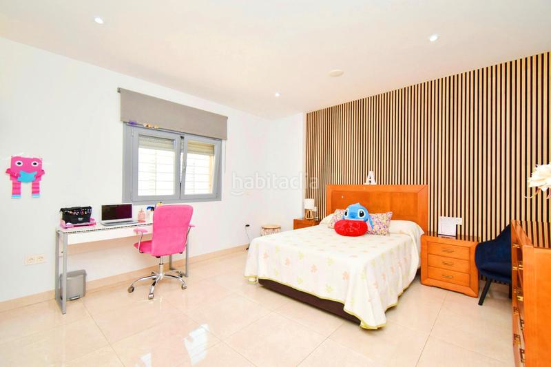 Foto 4a0a1086-14f2-41e4-9a6d-e3a505af9cfb. Chalet  con piscina en la mojonera en Mojonera (La)