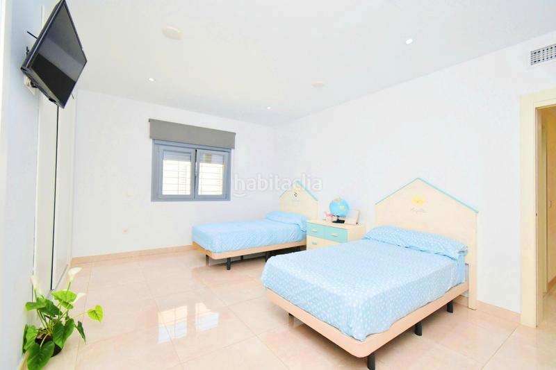 Foto 16e201ac-213e-4b4e-b29e-8287e4600d2f. Chalet  con piscina en la mojonera en Plaza de la Luz Ejido (El)