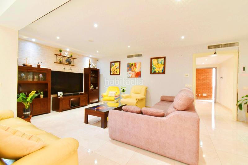 Foto cc496127-bccb-4623-b087-0d40fc3978df. Chalet  con piscina en la mojonera en Plaza de la Luz Ejido (El)