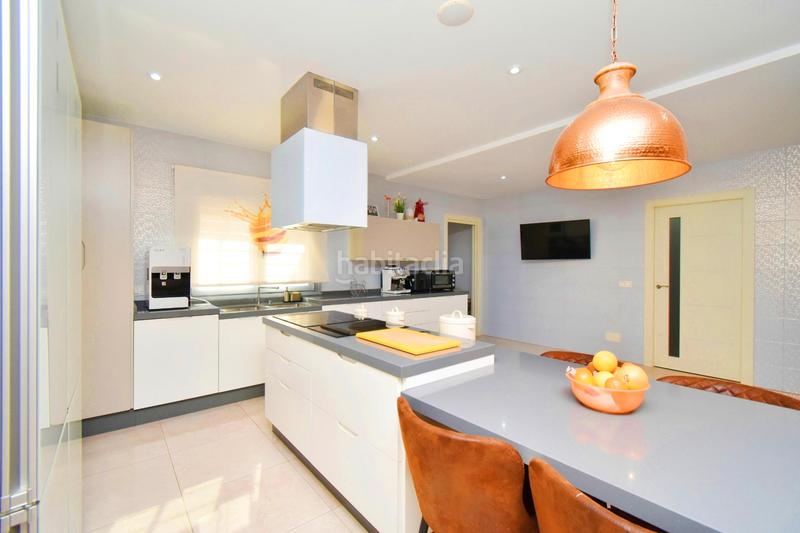 Foto d36eb84a-047c-4756-9ede-71fb1edf320b. Chalet  con piscina en la mojonera en Plaza de la Luz Ejido (El)