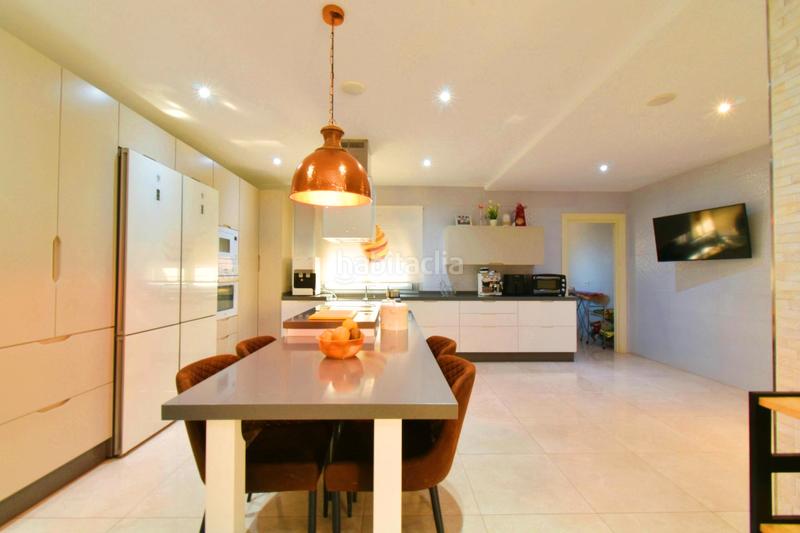 Foto ed1f50e3-e4d2-4888-92d0-ad4c7e2560aa. Chalet  con piscina en la mojonera en Plaza de la Luz Ejido (El)