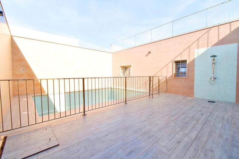 Foto ee4fbdf2-1b9c-41fb-9175-df9c27e40eaf. Chalet  con piscina en la mojonera en Plaza de la Luz Ejido (El)