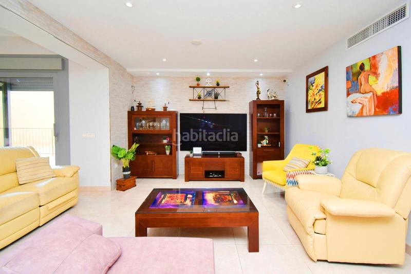 Foto fc9e20b9-395b-4033-b08d-75999431fa8b. Chalet  con piscina en la mojonera en Plaza de la Luz Ejido (El)