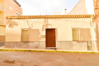 Maison  Calle ramón y cajal 12. Casa de planta baja en una de las mejores zonas de el ejido!
