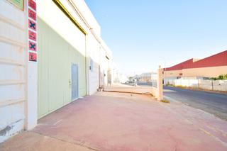 Nau industrial a Santa María del Águila. Nave en el polígono de la redonda