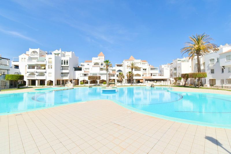 Foto 04aa8db0-b123-43b2-8d8f-e7ace28df88c. Pis amb aparcament piscina a Almerimar Ejido (El)