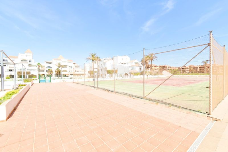 Foto cfd6a281-b0ce-4e92-bc28-474bf347d530. Pis amb aparcament piscina a Almerimar Ejido (El)