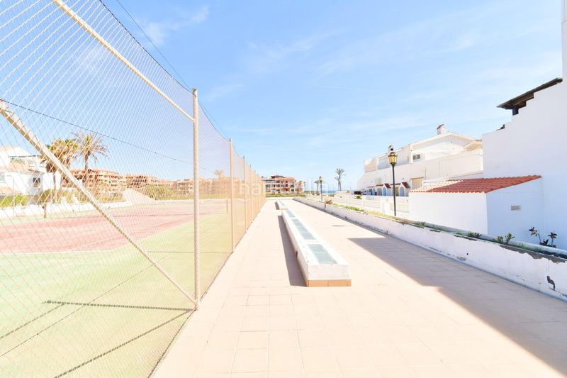 Foto ef19a43c-e6c1-4003-b17c-90df32574e55. Pis amb aparcament piscina a Almerimar Ejido (El)