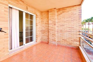 Appartamento in Aguadulce Sur. Piso con terraza, patio y piscina en aguadulce
