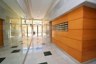 Bureau à Plaza de la Luz. Oficina con 1.164m, 3 locales + 2 trasteros + 8 plazas de garaje