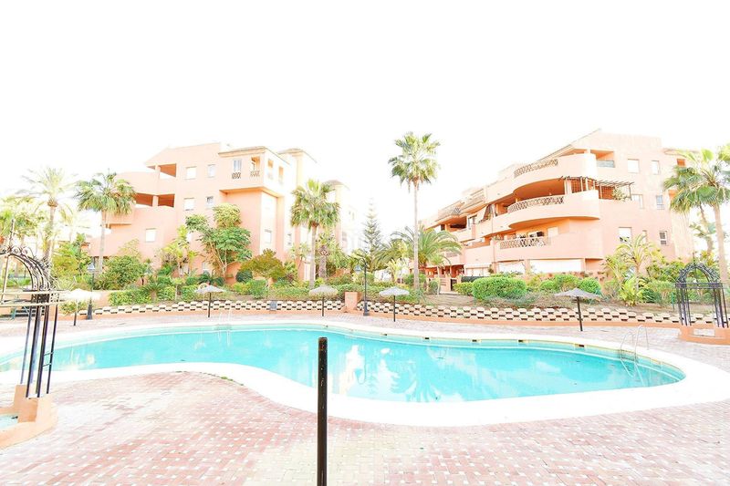 Foto e439434c-7363-4c18-b4c0-7ecf385c358e. Pis amb piscina a Almerimar Ejido (El)