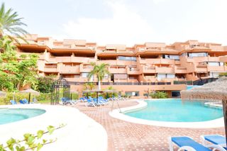 Pis a Almerimar. Piso en villas de almerimar con vistas a la piscina! sur!!