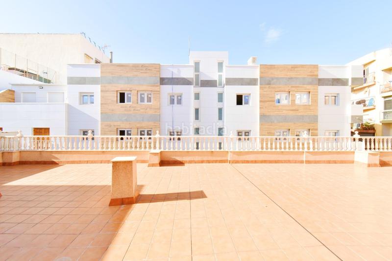 Foto 91c6709b-52ae-497c-a01a-b197e38466d1. Casa con parcheggio in Adra