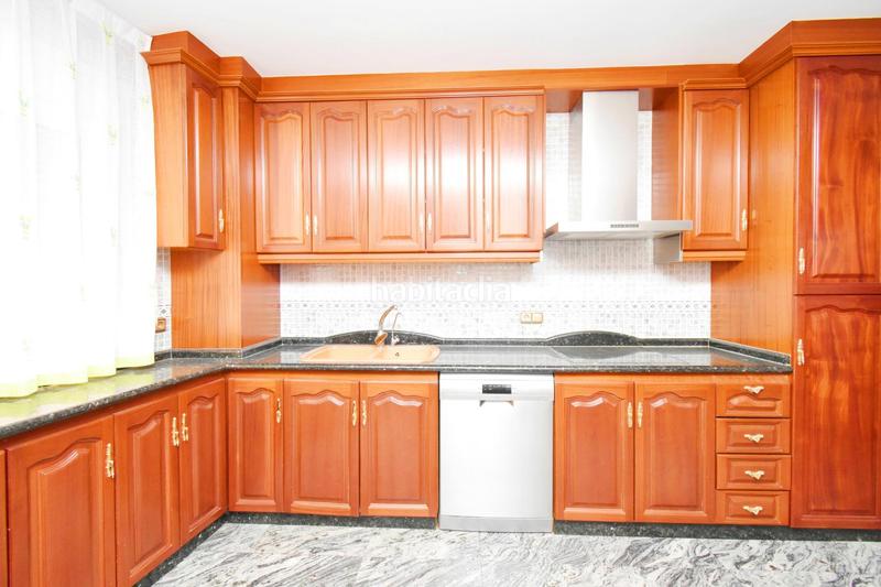 Foto b45a9f68-d4d8-45ee-9c31-ed32676292e9. Casa con parcheggio in Adra