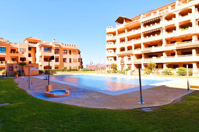 Foto bdc8e620-ed81-4624-bca0-df63ac544b37. Àtic amb aparcament piscina a Almerimar Ejido (El)