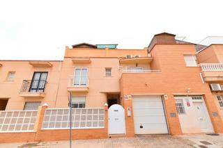 Casa a Plaza de la Luz. Dúplex en ejido norte!