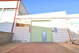 Nau industrial a Santa María del Águila. Nave en el polígono la redonda