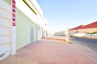 Nau industrial a Santa María del Águila. Nave en el polígono la redonda