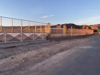 Finca rústica a El Parador de las Hortichuelas. Terreno para campa o multitud de opciones!!!